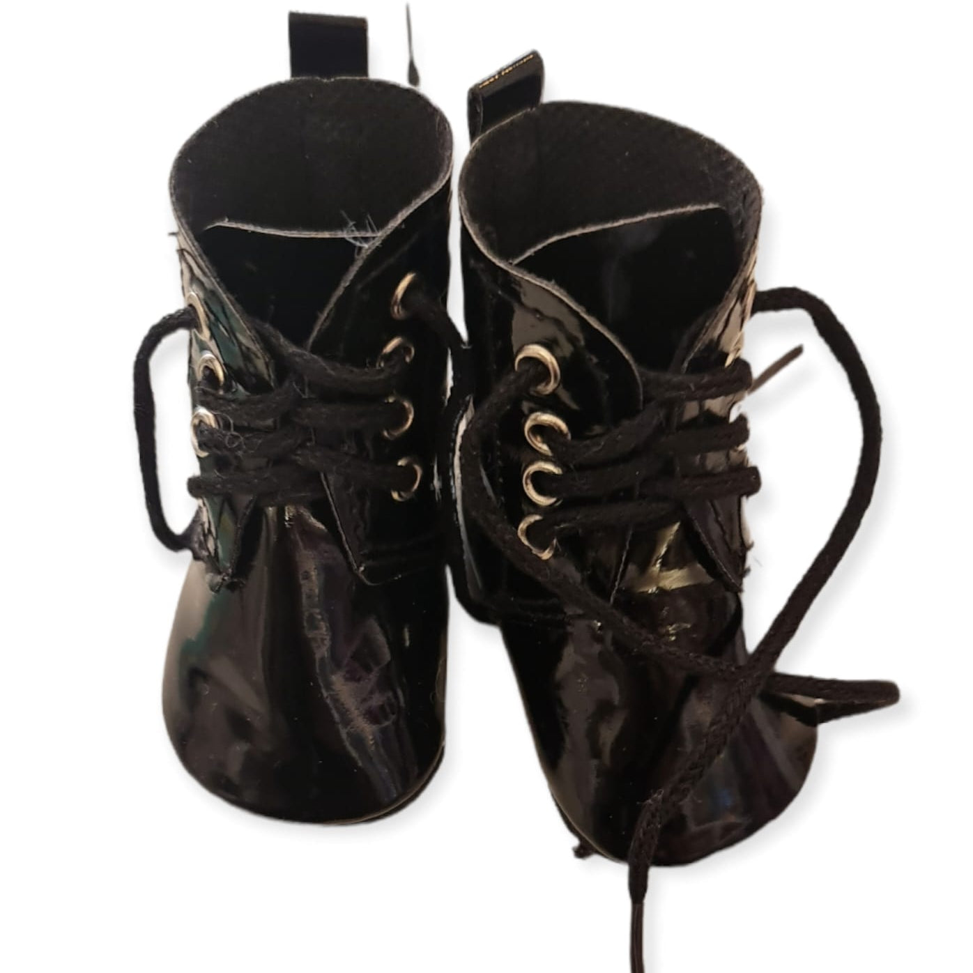 Speel, leer en groei met Zwarte Schoenen van Colourful Goodies - Inclusiviteit in elk detail.