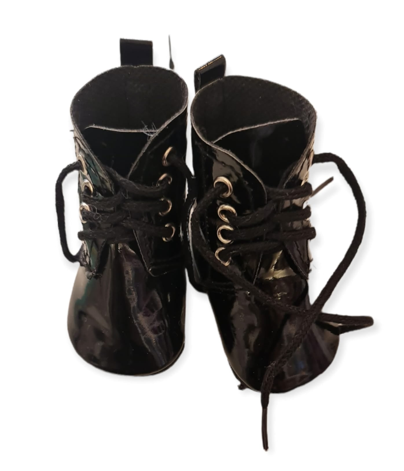 Speel, leer en groei met Zwarte Schoenen van Colourful Goodies - Inclusiviteit in elk detail.