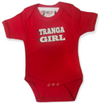 Speel, leer en groei met Tranga Girl rode Romper van Colourful Goodies - Inclusiviteit in elk detail.