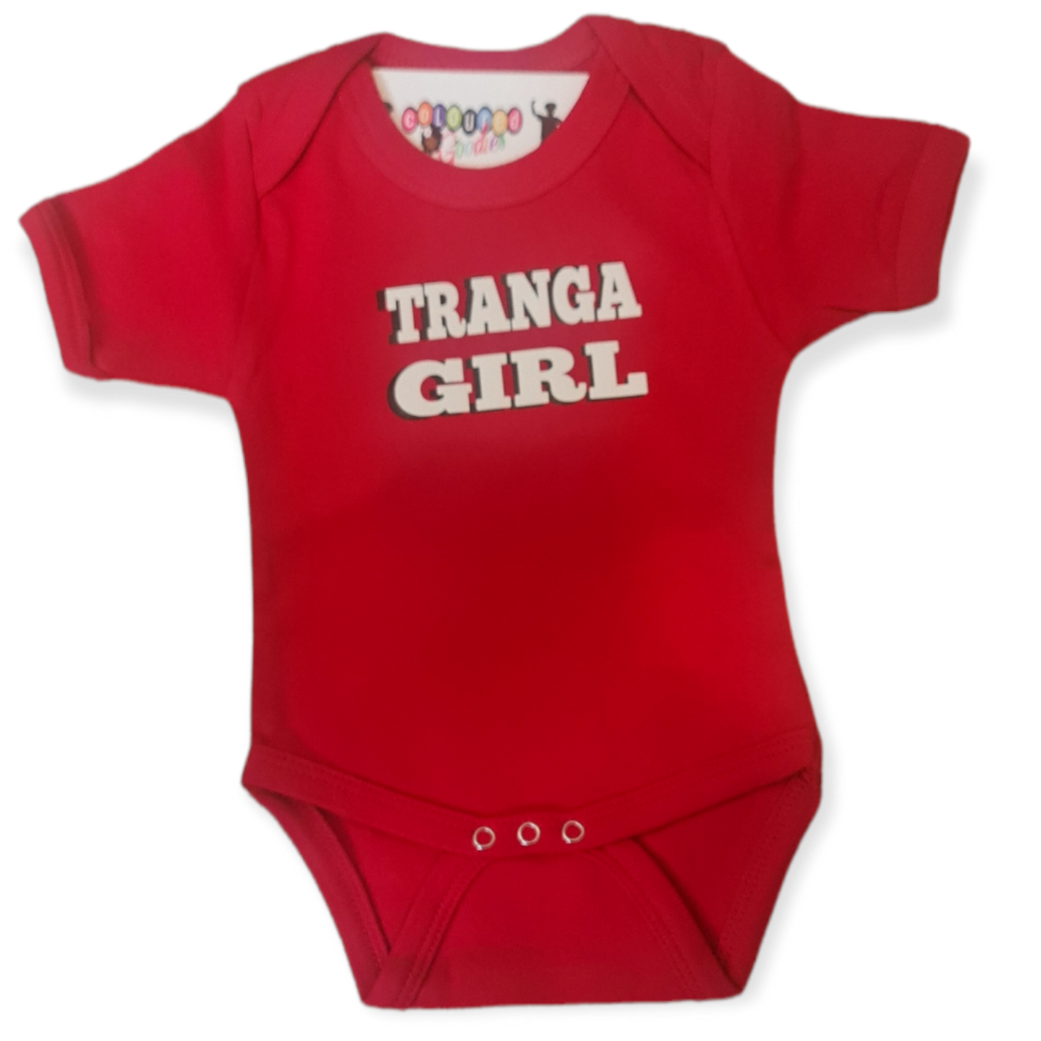 Speel, leer en groei met Tranga Girl rode Romper van Colourful Goodies - Inclusiviteit in elk detail.