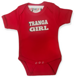 Speel, leer en groei met Tranga Girl rode Romper van Colourful Goodies - Inclusiviteit in elk detail.