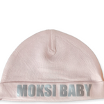 Speel, leer en groei met Baby Mutsje roze  zilver van Colourful Goodies - Inclusiviteit in elk detail.