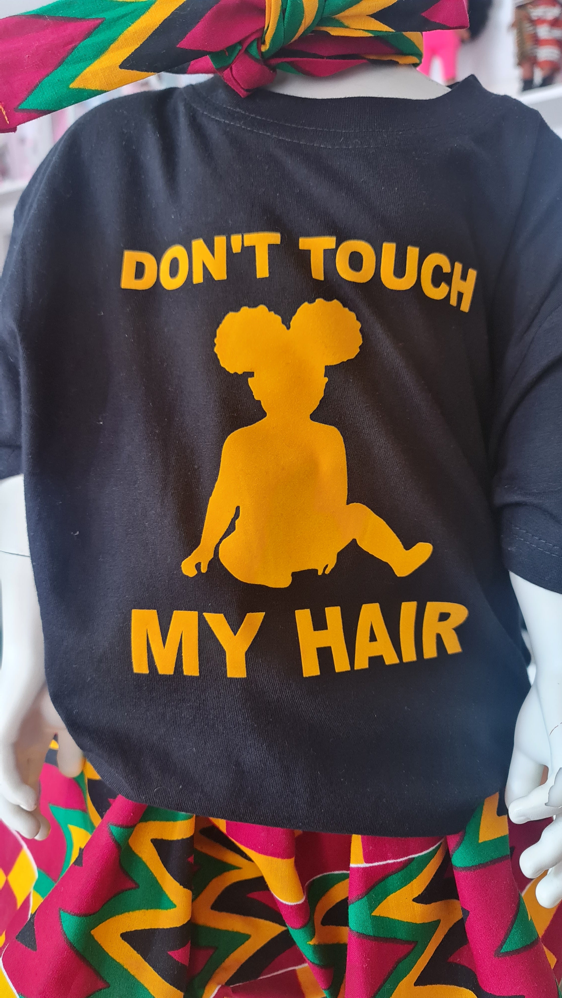 Speel, leer en groei met Don't touch my hair T-shirt kids van Colourful Goodies - Inclusiviteit in elk detail.