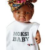 Speel, leer en groei met Moksi Baby Slabbetje van Colourful Goodies - Inclusiviteit in elk detail.